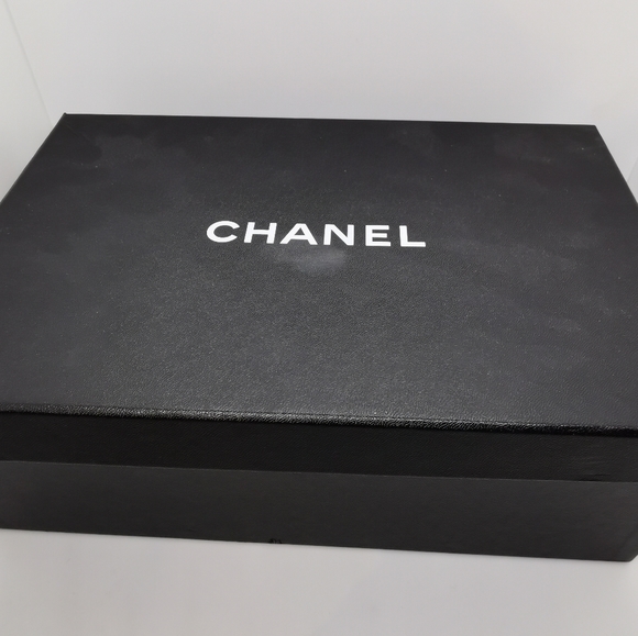 CHANEL Heels - Picture 2 of 11